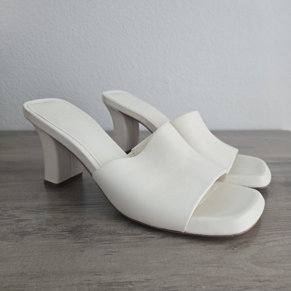 NWOB Vince Lulu Heeled Sandals Marble Cream Leather Square Toe Chunky Heel 8M - Picture 1 of 13